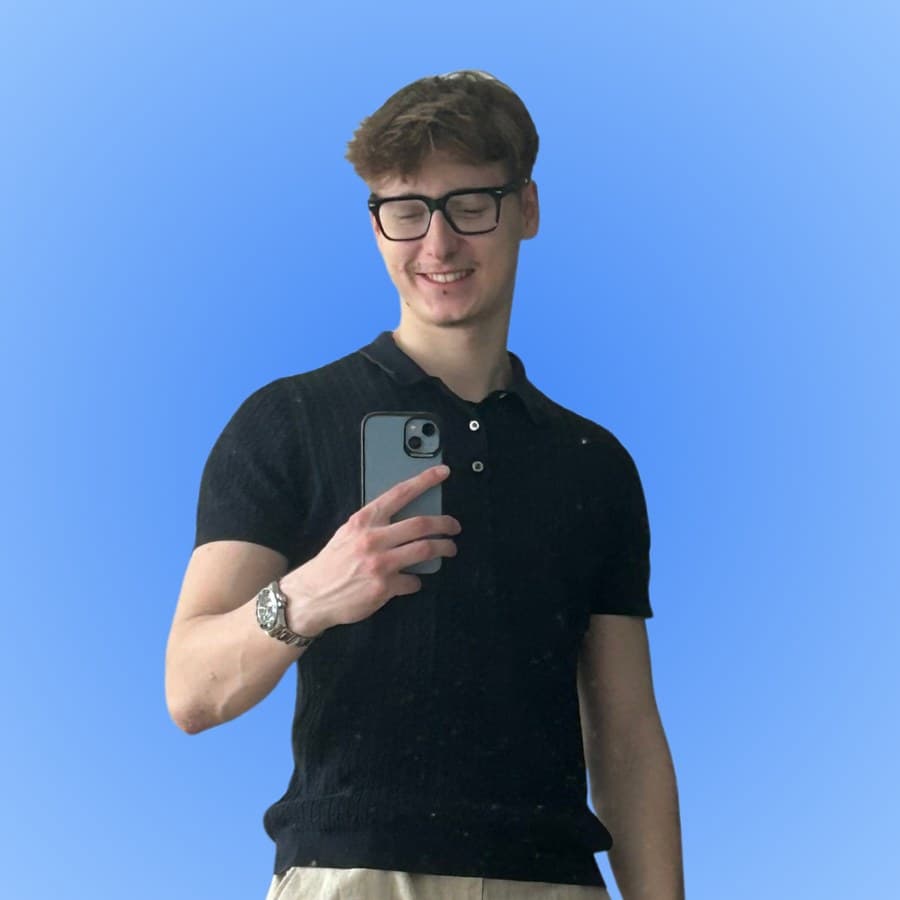 Damian - Founder of Dolphin Wave Media